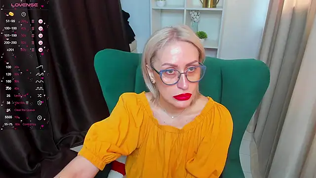 Snapshot of PamellaMurphy chatting on 8, 3, 2026 PamellaMurphy online show from 8, 3, 2026