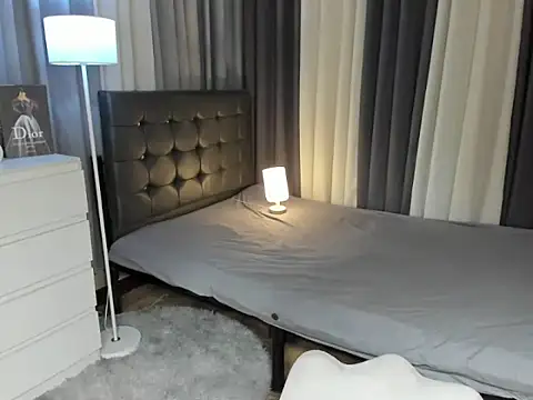 Blaire Samantha online show from 10, 11, 2025