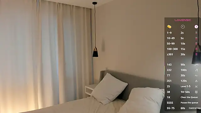 SirenaOstrem online show from 18, 9, 2025