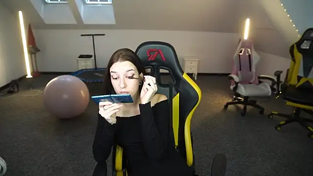  Lili 054 online show from 10, 10, 2025