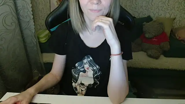 Snapshot of Ogonechekkk chatting on 1, 10, 2025 Ogonechekkk online show from 1, 10, 2025