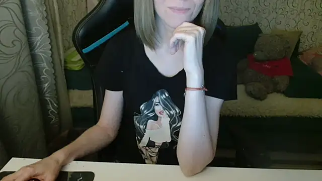 Snapshot of Ogonechekkk chatting on 3, 10, 2025 Ogonechekkk online show from 3, 10, 2025