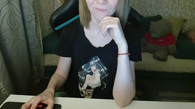 Snapshot of Ogonechekkk chatting on 18, 10, 2025 Ogonechekkk online show from 18, 10, 2025