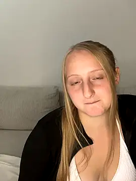 young hailey online show from 12, 9, 2025