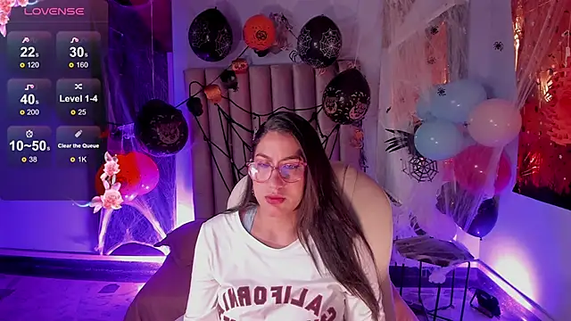 Snapshot of Karoline21 chatting on 24, 10, 2025 Karoline21 online show from 24, 10, 2025