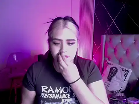 im bunny   online show from 13, 11, 2025