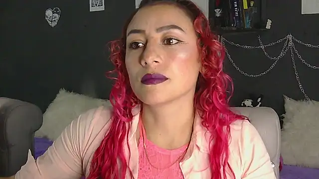 Snapshot of MeganBrown4 chatting on 1, 5, 2026 MeganBrown4 online show from 1, 5, 2026