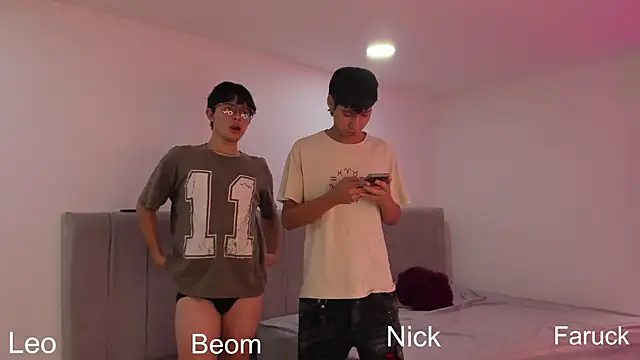 Snapshot of Handsomeboyss19 chatting on 12, 9, 2025 Handsomeboyss19 online show from 12, 9, 2025