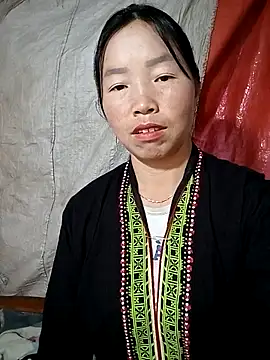 Snapshot of hera-00 chatting on 20, 11, 2025 hera-00 online show from 20, 11, 2025