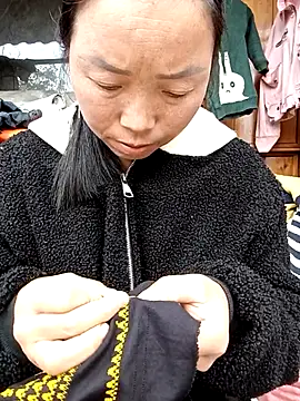 Snapshot of hera-00 chatting on 16, 12, 2025 hera-00 online show from 16, 12, 2025