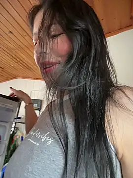 Mia salinass online show from 30, 4, 2026