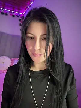 Mia salinass online show from 2, 5, 2026