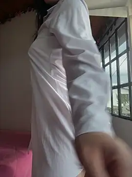 Mia salinass online show from 12, 6, 2026
