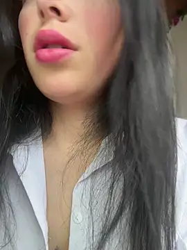 Mia salinass online show from 15, 6, 2026