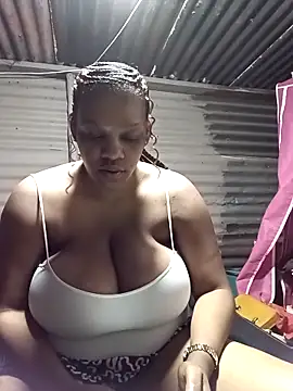 Snapshot of HappygalTheQueen chatting on 27, 10, 2025 HappygalTheQueen online show from 27, 10, 2025