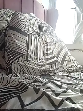 Snapshot of HappygalTheQueen chatting on 11, 2, 2026 HappygalTheQueen online show from 11, 2, 2026