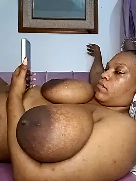 Snapshot of HappygalTheQueen chatting on 19, 2, 2026 HappygalTheQueen online show from 19, 2, 2026