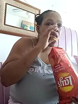 Snapshot of HappygalTheQueen chatting on 28, 2, 2026 HappygalTheQueen online show from 28, 2, 2026