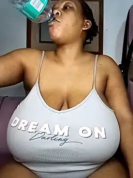 Snapshot of HappygalTheQueen chatting on 2, 3, 2026 HappygalTheQueen online show from 2, 3, 2026