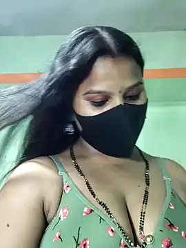 Snapshot of Shneeha_le chatting on 3, 2, 2026 Shneeha le online show from 3, 2, 2026