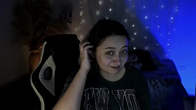 Snapshot of SarahCastro1_ chatting on 4, 5, 2026 SarahCastro1 online show from 4, 5, 2026