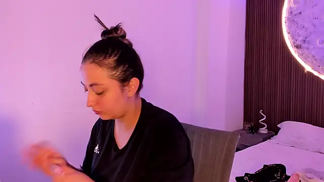 SarahCastro1  online show from 17, 6, 2026