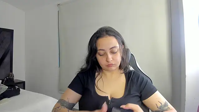 SarahCastro1  online show from 23, 6, 2026
