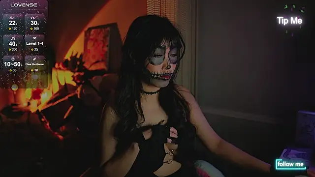 Snapshot of Kami_Lee_XO chatting on 31, 10, 2025 Kami Lee XO online show from 31, 10, 2025