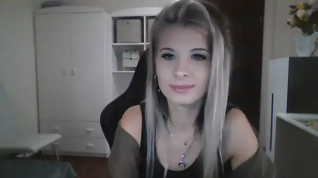 KristineGlow online show from 30, 9, 2025