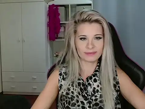 KristineGlow online show from 24, 10, 2025