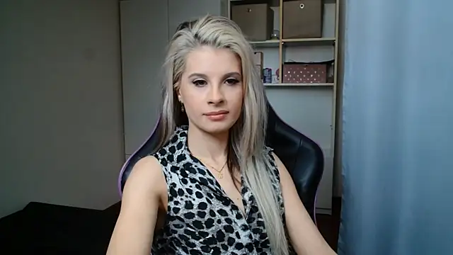 KristineGlow online show from 18, 6, 2026