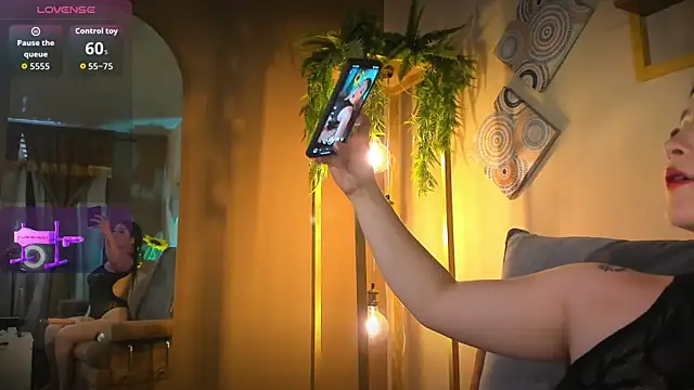 Emily Reyna online show from 13, 9, 2025