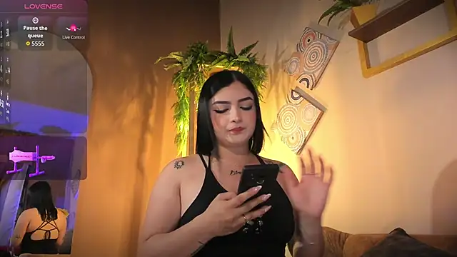 Emily Reyna online show from 4, 10, 2025