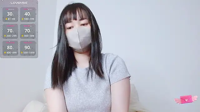 Snapshot of Zinzin_chan chatting on 14, 4, 2026 Zinzin chan online show from 14, 4, 2026