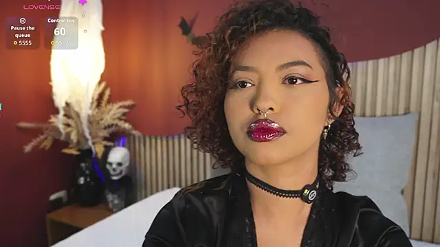 Nina Kinky online show from 7, 10, 2025