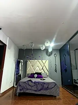 Snapshot of Sophia_moons chatting on 24, 10, 2025 Sophia moons online show from 24, 10, 2025