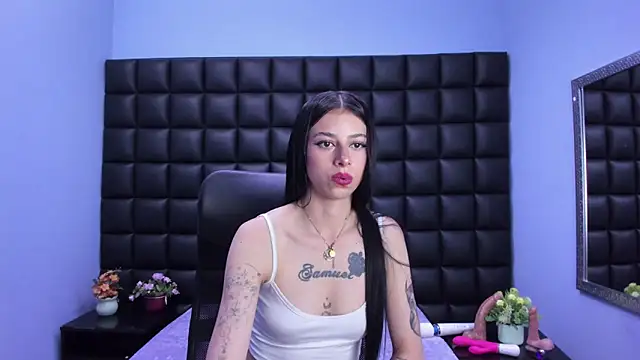 Snapshot of Dulce_Miaa_ chatting on 6, 4, 2026 Dulce Miaa online show from 6, 4, 2026