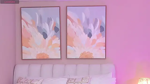 MiaTaylorSweet online show from 14, 4, 2026