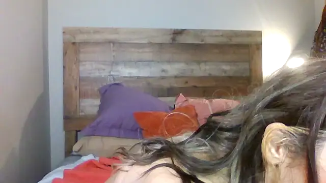 thickasstley online show from 17, 6, 2026