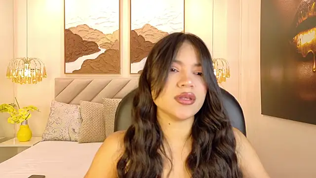 kendalFox  online show from 10, 10, 2025