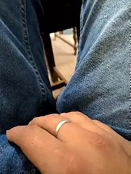 bigdick lickingexpert08 online show from 27, 10, 2025