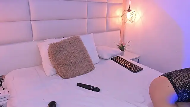 Lucia jane online show from 17, 1, 2026