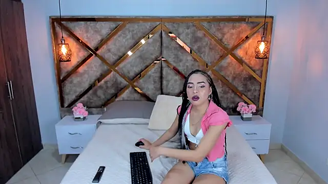 Lucia jane online show from 30, 4, 2026