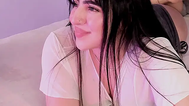 Snapshot of Camila_Matinez_ chatting on 24, 10, 2025 Camila Matinez  online show from 24, 10, 2025