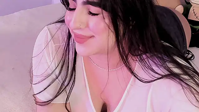 Camila Matinez  online show from 16, 12, 2025