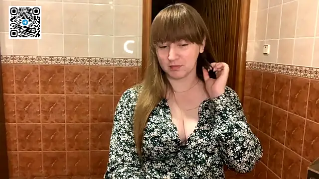 MaroonMoon  online show from 19, 9, 2025