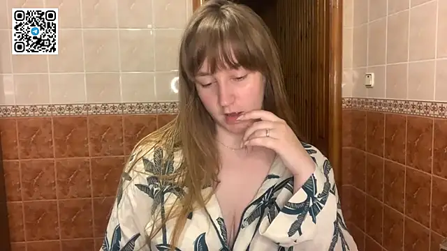 MaroonMoon  online show from 20, 9, 2025