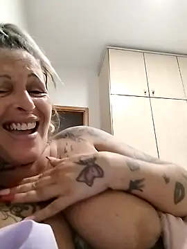 Snapshot of canariamorbosa chatting on 5, 10, 2025 canariamorbosa online show from 5, 10, 2025