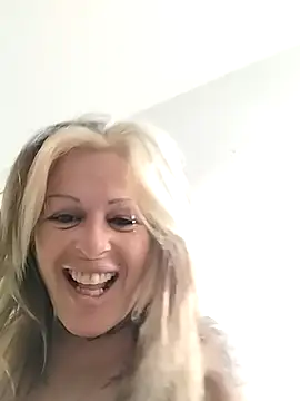 Snapshot of canariamorbosa chatting on 5, 11, 2025 canariamorbosa online show from 5, 11, 2025