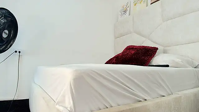 elizawiliamst online show from 1, 4, 2026